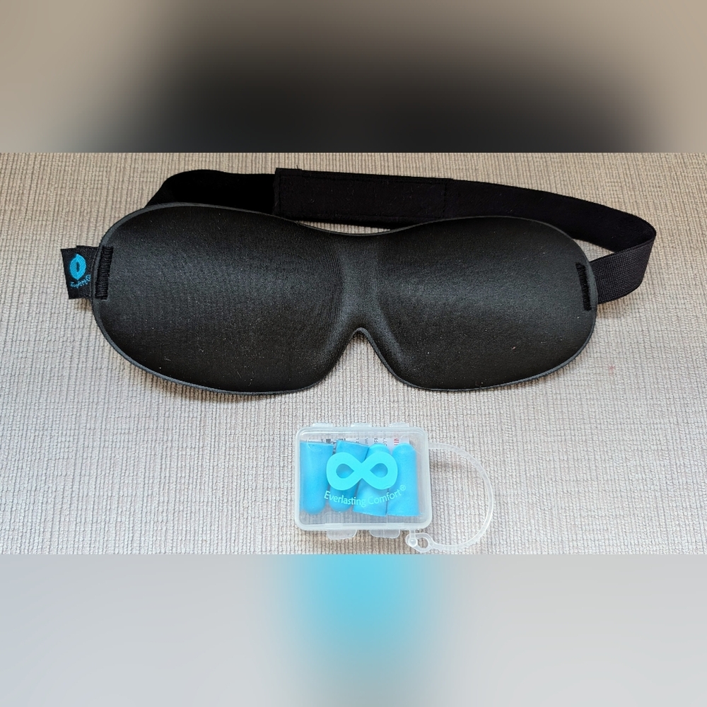 Brand New New Everlasting Comfort Sleep Mask + Earplugs